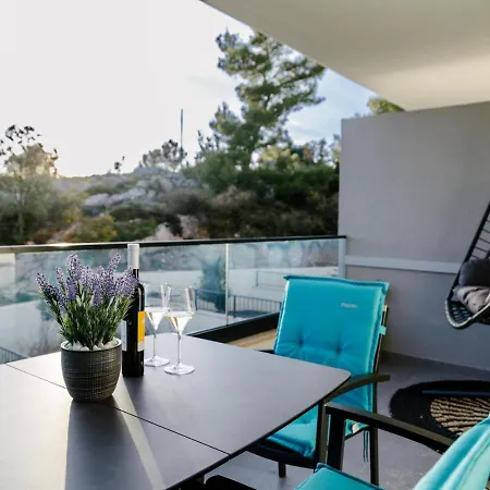 Apartment Little Paradise *